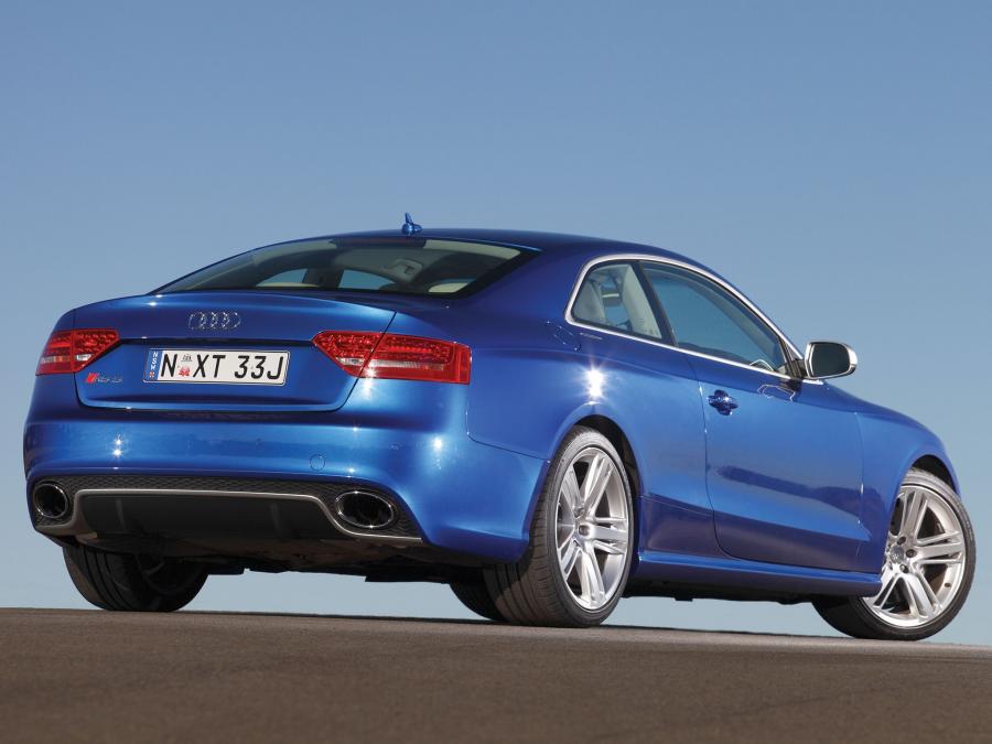  Audi RS5 Coupe 2010 года  (AU) (фото 6 из 18)